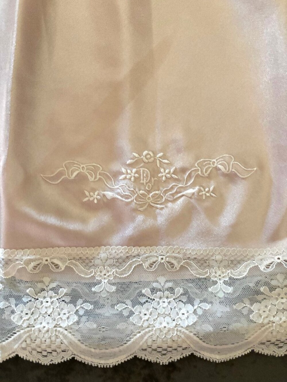 Christian Dior Lace Edge Embroidered Half Slip in Pink Blush, Size MED - Picture 2 of 3